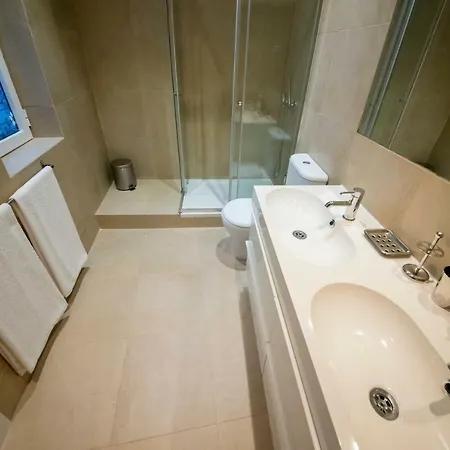 Kingshouse Lapa, Boutique Apt 2 Bedroom, A/c, Patio Lissabon